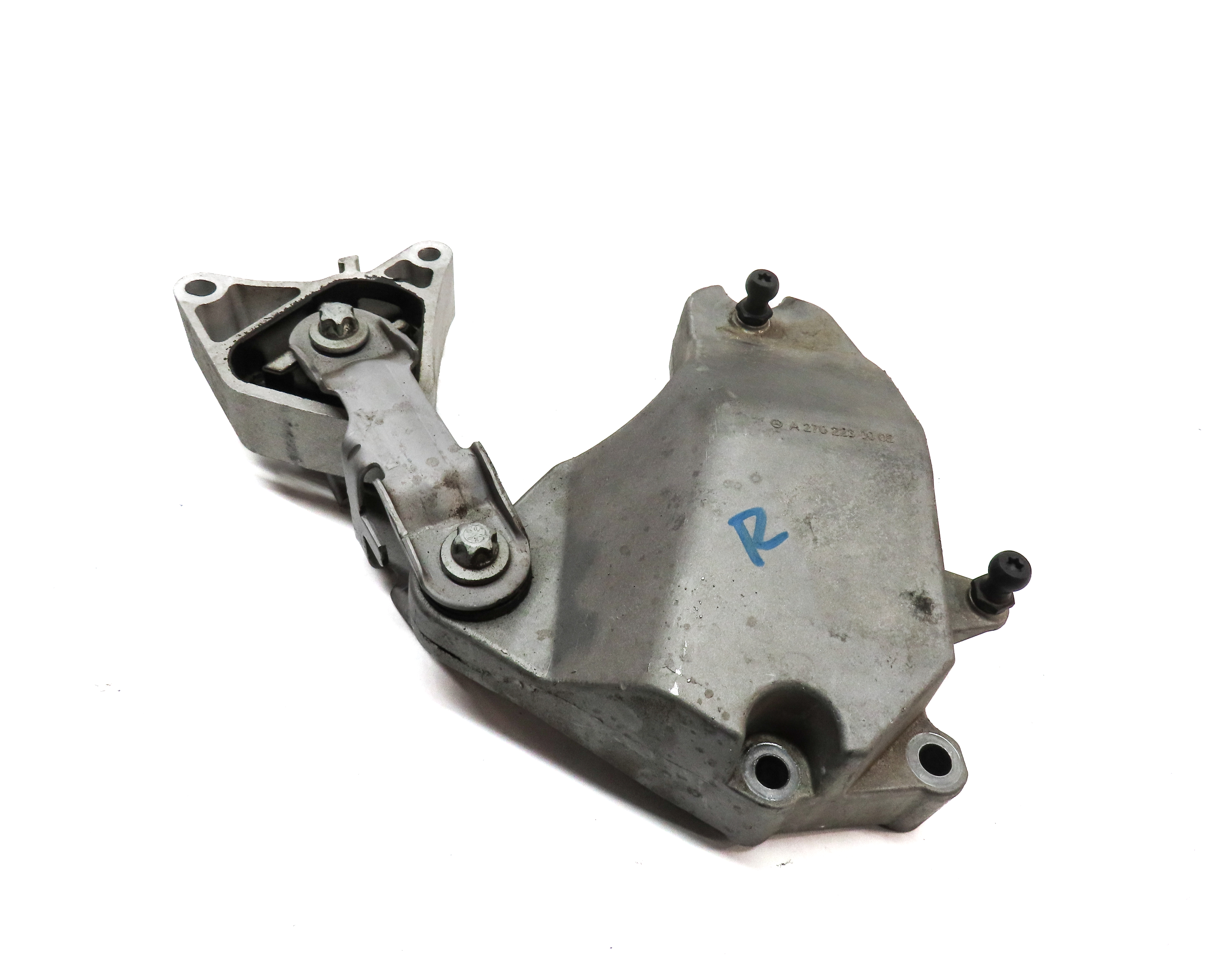 2016 MERCEDES GLA250 (X156) 2.0L TURBO (M270) ENGINE RIGHT UPPER MOUNT BRACKET — exact item pictured